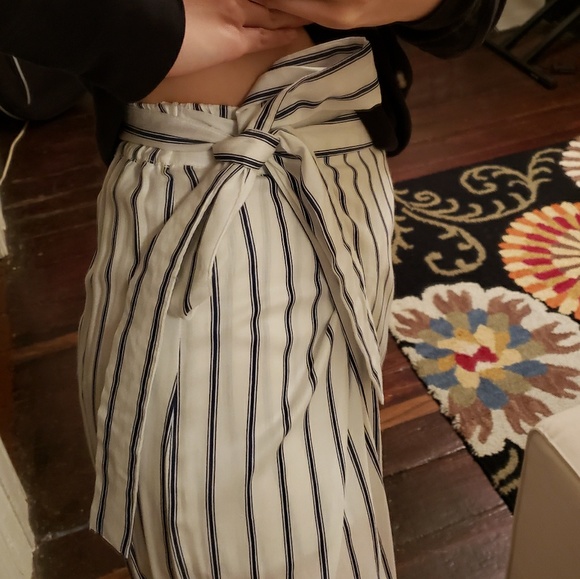 Airy long open skirt with shorts - Picture 5 of 6